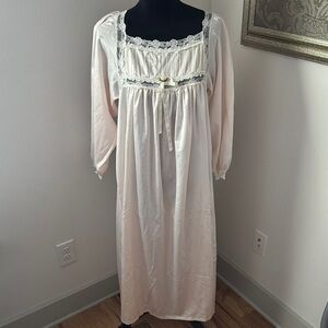 Judith Hart pink satin feel felt lined‎ night gown lace trim vintage Sz S long